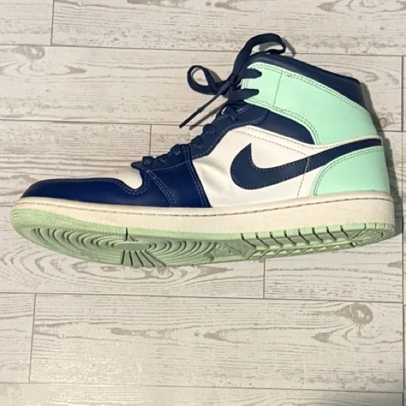 Men’s Nike Air Jordan 1 Mid “Blue Mint” Sneakers Size 9 - Picture 8 of 11